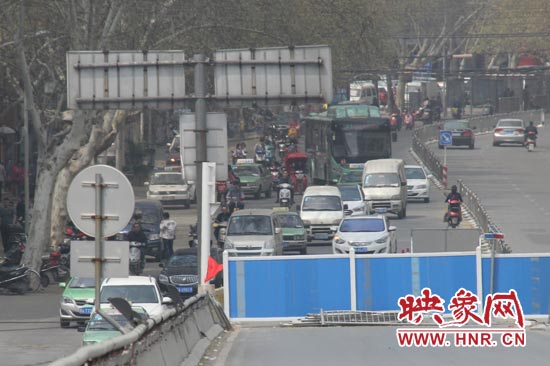 南陽路北向南方向擁堵嚴重。