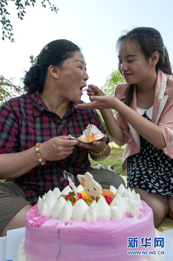 那些年，感動(dòng)過我們的母親