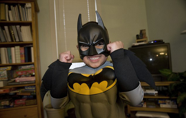 5歲女孩成美國(guó)首位變性?xún)和? style= 5歲女孩成美國(guó)首位變性?xún)和? width=