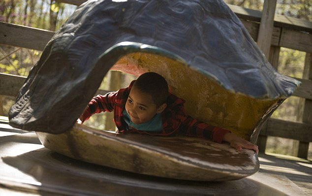 5歲女孩成美國(guó)首位變性?xún)和? style= 5歲女孩成美國(guó)首位變性?xún)和? width=