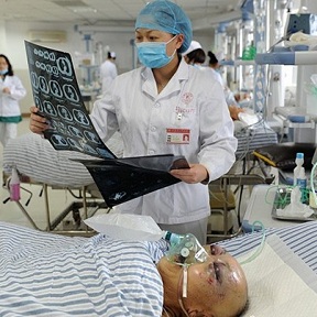 客貨車(chē)相撞7死19傷