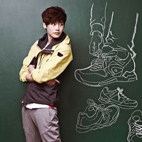 李鐘碩寫(xiě)真學(xué)生風(fēng)