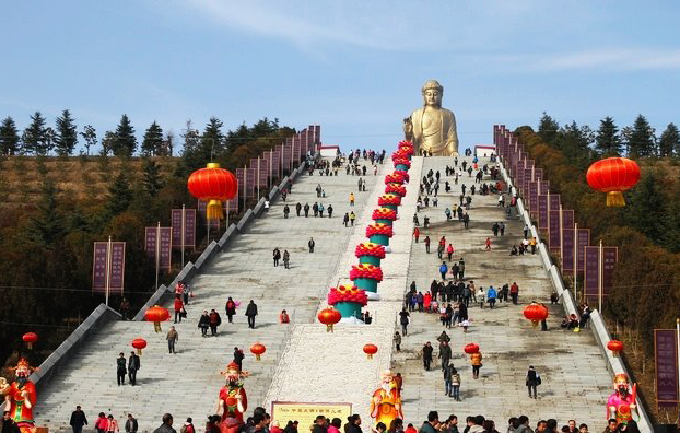 過(guò)大年 游堯山 浴溫泉 2014中原大佛新春廟會(huì)更精彩