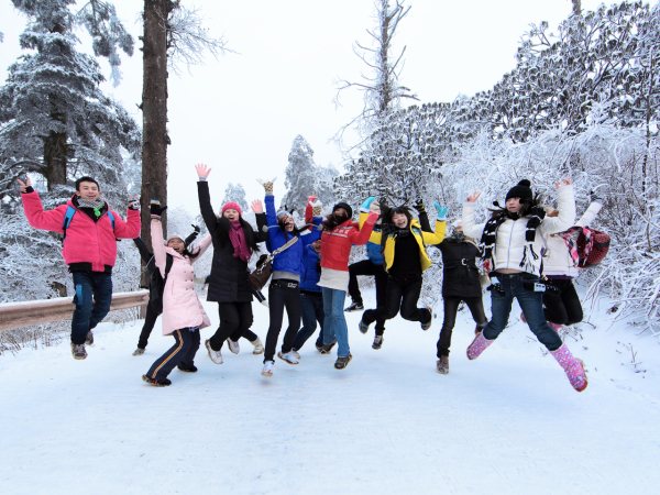沐浴拜佛峨眉山，吉祥如意大家沾