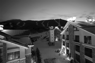 　　俯瞰亞布力,一個安靜的東北小鎮(zhèn),俄語“蘋果園”的意思?！? oldsrc=