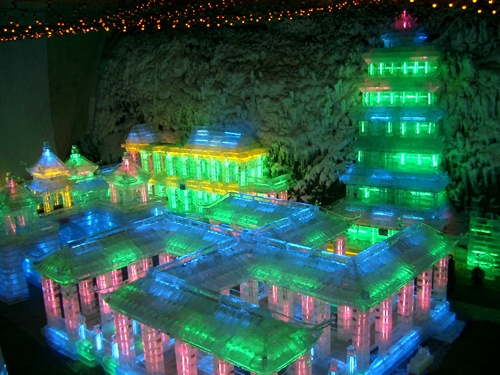 龍慶峽賞冰燈 冬日里的炫麗童話世界 龍慶峽賞冰燈 冬日里的炫麗童話世界