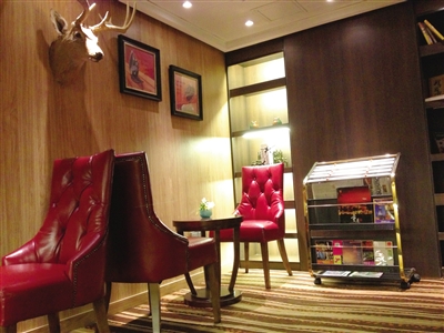 　　28平方米的豪華標(biāo)準(zhǔn)間設(shè)施齊全。