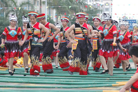 三月三 赴一場節(jié)會的旅行 三月三 赴一場節(jié)會的旅行