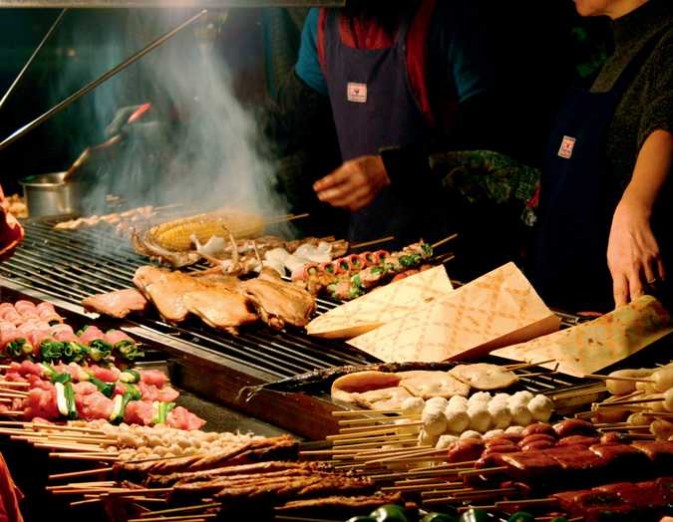 廟不離市、市不離廟的臺灣小吃