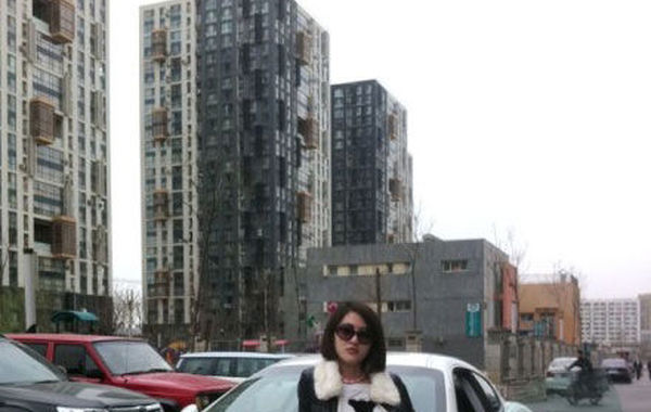 郭美美的座駕瑪莎拉蒂購于2011年4月2日，購車款為240萬元。