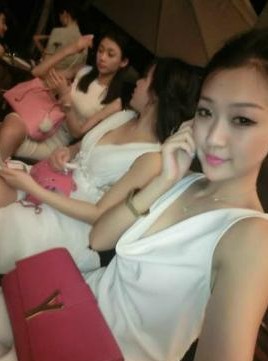 眾多嫩模曬現(xiàn)場(chǎng)圖