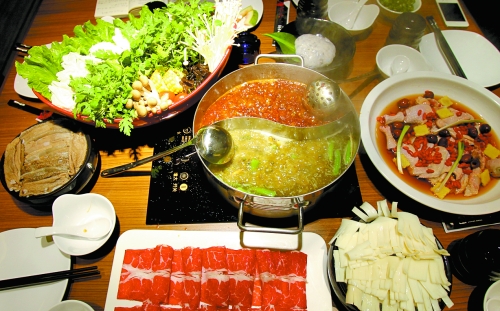 山西火鍋店爆炸事件后，鄭州用電磁爐的火鍋店生意火爆。