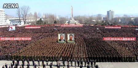 朝鮮民眾稱，朝鮮軍民“將在任意時(shí)期、對(duì)任意對(duì)象隨意實(shí)施無止境的正義打擊，一定實(shí)現(xiàn)民族的夙愿祖國(guó)統(tǒng)一大業(yè)”。