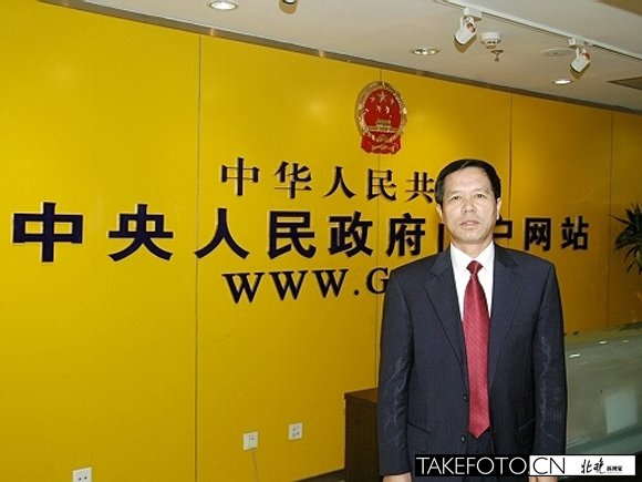 鐵道部原運(yùn)輸局副局長蘇順虎將受審 受賄2400余萬元 鐵道部原運(yùn)輸局副局長蘇順虎將受審 受賄2400余萬元