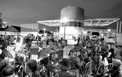 阿拉法特去世時(shí)所在的法國(guó)軍醫(yī)院。