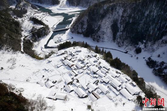 　　當(dāng)?shù)貢r(shí)間2014年2月17日，據(jù)日本媒體報(bào)道，日本關(guān)東甲信及日本東北等地區(qū)遭遇大雪。