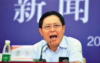 　譚力 男，1955年10月生，漢族，重慶市人，大學(xué)學(xué)歷，有知青經(jīng)歷。2009年3月前，一直在四川工