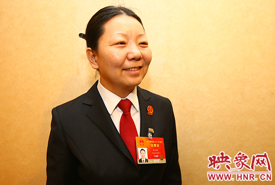 全國人大代表、河南省寶豐縣人民法院副院長、鬧店鎮(zhèn)法庭庭長朱正栩