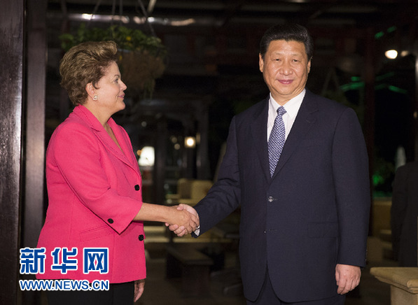 3月27日，國家主席習(xí)近平在南非德班會見巴西總統(tǒng)羅塞夫。新華社記者 蘭紅光 攝