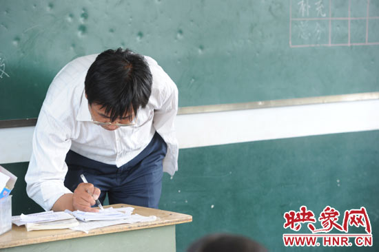 圖為王格現(xiàn)在課堂上。