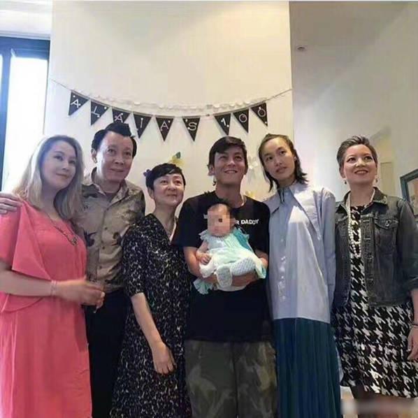 陳冠希女兒首曝光 陳冠希女友是誰(shuí)？秦舒培個(gè)人資料照片家庭背景