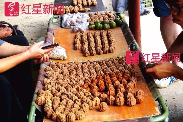 文玩核桃遇冷由幾萬一對降到5元沒人要？商戶否認