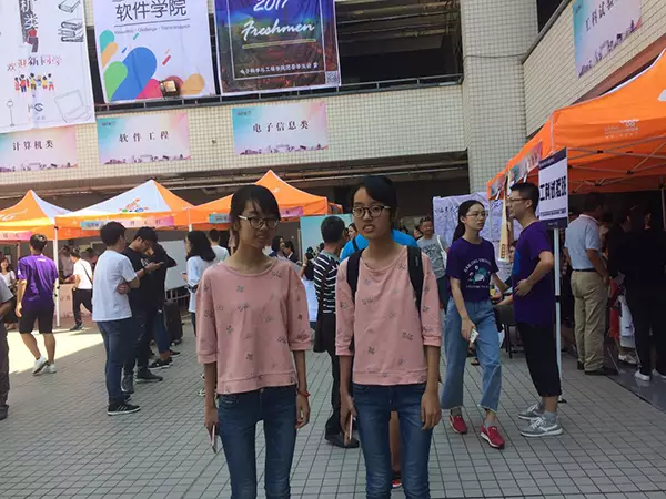 雙胞胎姐妹花劉玲馨、劉玲潔。