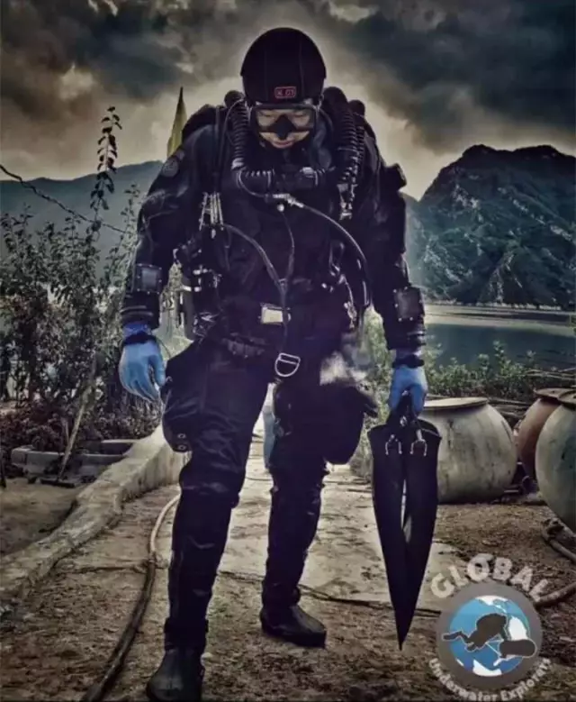 兩名潛水員水下探索遇難被疑遭電擊 或?qū)俜欠y繪