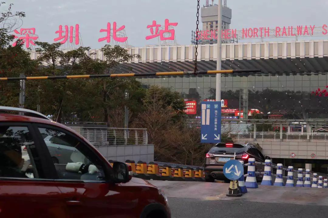 沒最貴有更貴!男子過年車停高鐵站10天被收1328元 沒最貴有更貴!男子過年車停高鐵站10天被收1328元