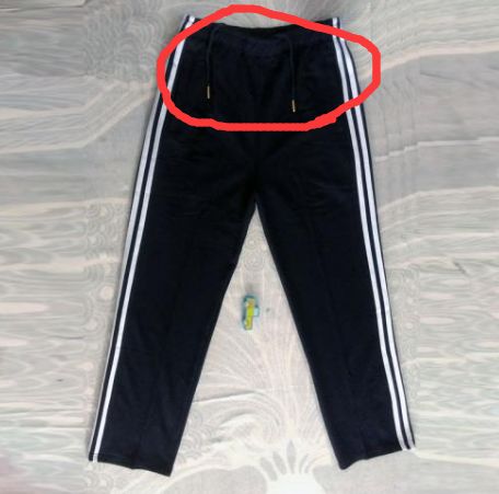 嚇哭！6歲男孩被夾斷手指 罪魁禍?zhǔn)拙故切７? oldsrc=