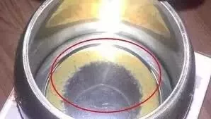 太惡心！女游客竟用酒店燒水壺煮自己的臟內(nèi)褲