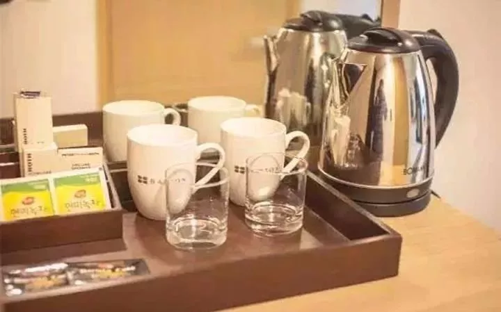 太惡心！女游客竟用酒店燒水壺煮自己的臟內(nèi)褲