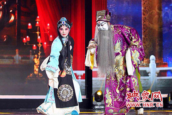 《梨園春》"中國豫劇百團(tuán)爭(zhēng)霸"總決賽舉行 獻(xiàn)禮建黨95周年 《梨園春》"中國豫劇百團(tuán)爭(zhēng)霸"總決賽舉行 獻(xiàn)禮建黨95周年