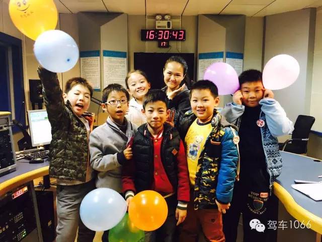 我們不光要成為銀行家，還要當(dāng)主持人！跟著子楊姐姐參觀河南電臺直播間！