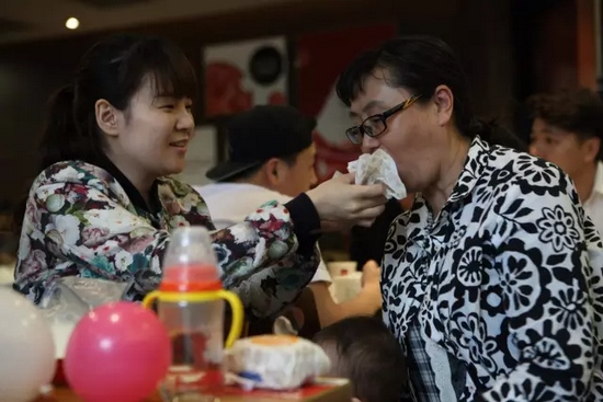 有了女兒后，我更能體會當(dāng)媽的辛苦與付出，謝謝你媽媽