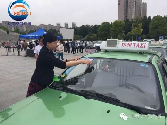 省文明辦專職副主任張曼如，對愛心助考活動的舉辦給予高度評價。