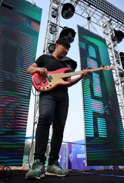 辛苦樂隊老師，你們跟我們一起，共同見證了時光音樂節(jié)是如何一步步成長至今的。