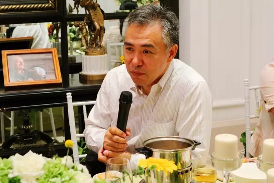 就藝術(shù)品投資收藏、人工智能、基因檢測等話題，劉東曉博士一一做了分析講解。