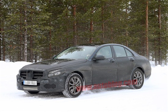 新奔馳C級(jí)諜照曝光 新奔馳C級(jí)諜照曝光