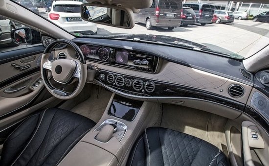 新一代S級內(nèi)飾可謂是脫胎換骨