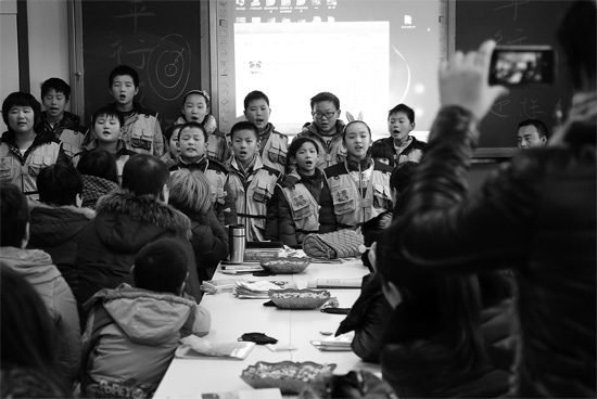 昨日的分享交流會(huì)上，孩子們集體朗誦詩(shī)歌