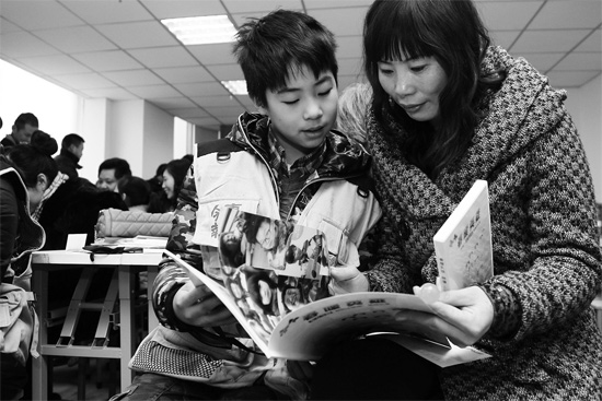 昨日的分享交流會(huì)上，孩子們的成長(zhǎng)經(jīng)歷都被印成了小冊(cè)子