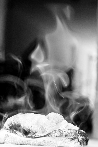 毛巾被輕易點燃且很難熄滅 毛巾被輕易點燃且很難熄滅