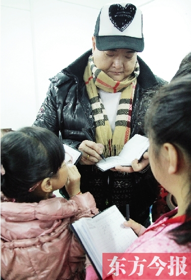 范軍成為小記者俱樂部藝術(shù)指導(dǎo)老師