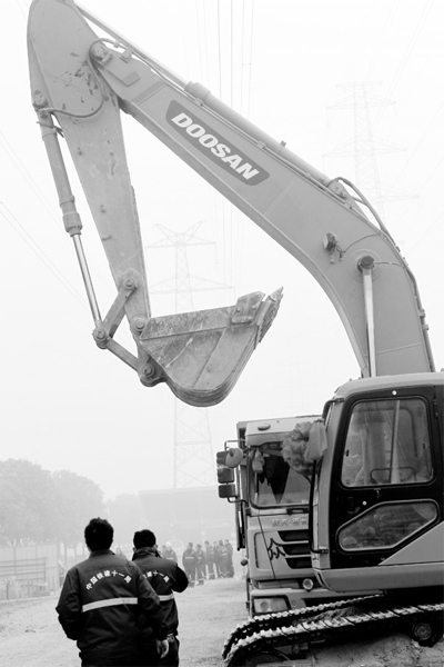 昨天，鄭州地鐵5號線配套工程在鄭州市西站路開工