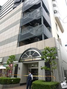 5月27日，埼玉縣蕨市一公寓樓發(fā)生疑似強(qiáng)迫殉情案，一名日本人男性和一名中國籍女性死亡。