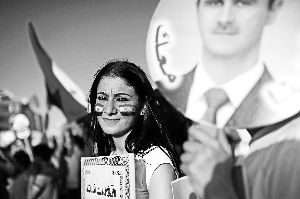 1日，土耳其民眾游行支持巴沙爾政權(quán)。新華社發(fā)