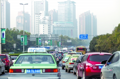 緯二路、順河路、城北路等路口雖多，卻比走金水路省時