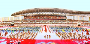 9月16日，第七屆全國農(nóng)民運(yùn)動會開幕式在南陽市體育場舉行