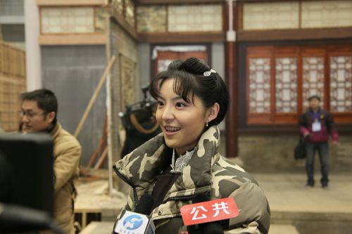 《大河兒女》演員接受媒體專訪。